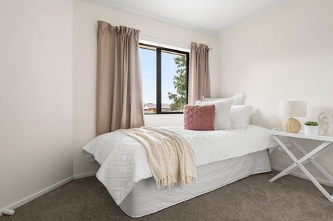 Photo of property in 88 Nielsen Gardens, Rototuna, Hamilton, 3210