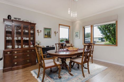 Photo of property in 43 Hospital Street, Dannevirke, 4930