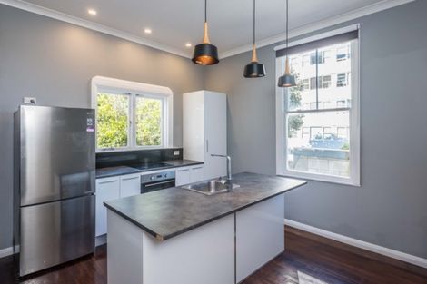 Photo of property in 6 Newman Terrace, Thorndon, Wellington, 6011