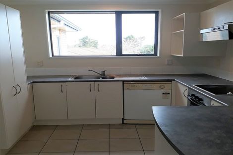 Photo of property in 20 Kathleen Reece Place, Waiuku, 2123