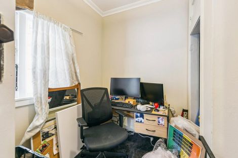 Photo of property in 79 Garden Road, Northland, Wellington, 6012