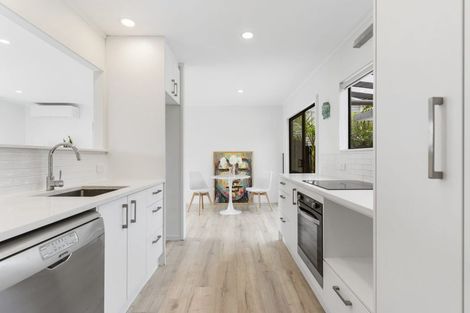 Photo of property in 1 Rakino Avenue, Manly, Whangaparaoa, 0930