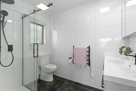 Photo of property in 85 Emerald Hill Drive, Birchville, Upper Hutt, 5018
