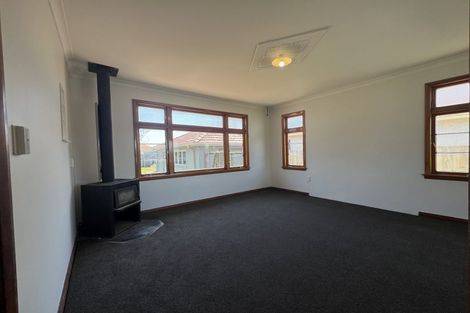 Photo of property in 67 Featherston Street, Takaro, Palmerston North, 4412