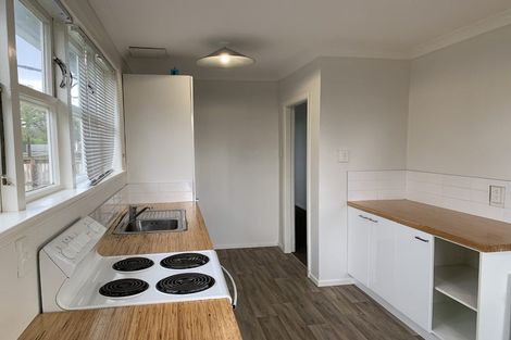 Photo of property in 15 Queenwood Road, Levin, 5510