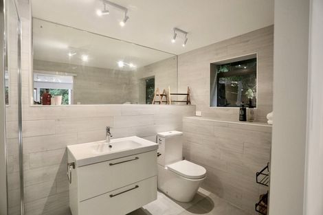 Photo of property in 14 Tinopai Road, Titirangi, Auckland, 0604