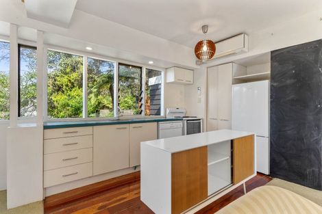 Photo of property in 20 Harrybrook Road, Green Bay, Auckland, 0604