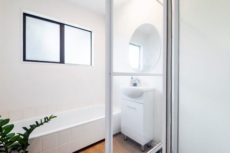 Photo of property in 8 Hague Place, Birkenhead, Auckland, 0626