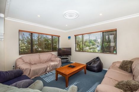 Photo of property in 49 College Road, Northcote, Auckland, 0627