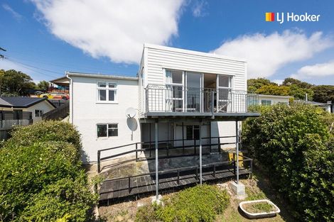 Photo of property in 35 Oxley Crescent, Broad Bay, Dunedin, 9014