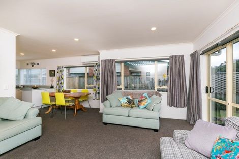 Photo of property in Miramar Villas, 12/6u Brussels Street, Miramar, Wellington, 6022