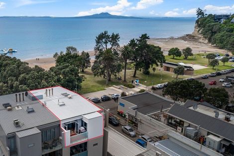 Photo of property in Esplanade Apartments, 9/16 Beach Front Lane, Browns Bay, Auckland, 0630