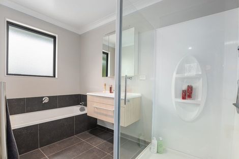 Photo of property in 114 Navigation Drive, Whitby, Porirua, 5024