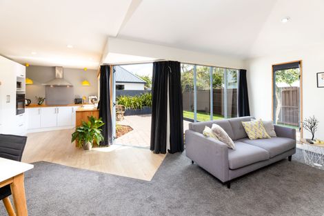 Photo of property in 725 Main Road North, Belfast, Christchurch, 8051