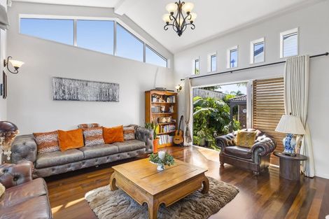 Photo of property in 74 Travis View Drive, Fairview Heights, Auckland, 0632