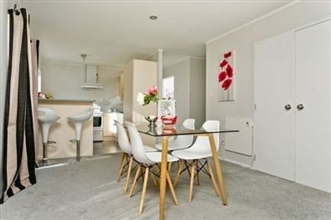 Photo of property in 4 Owl Court, Unsworth Heights, Auckland, 0632