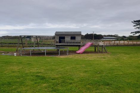 Photo of property in 16 Karioitahi Road, Waiuku, 2123