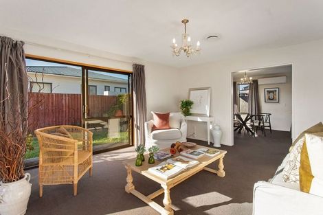 Photo of property in 18 Winters Road, Redwood, Christchurch, 8051