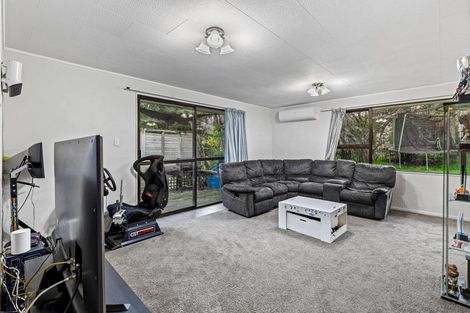 Photo of property in 6 Crosby Road, West Harbour, Auckland, 0618