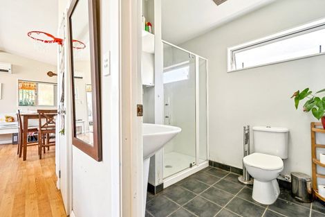 Photo of property in 1 Pitcher Place, Glen Eden, Auckland, 0602