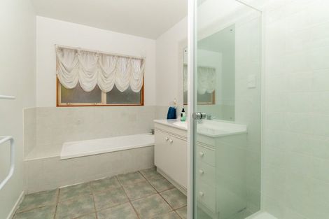 Photo of property in 42 Landing Drive, Albany, Auckland, 0632