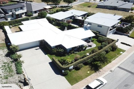 Photo of property in 18 Kelliher Drive, Wanaka, 9305