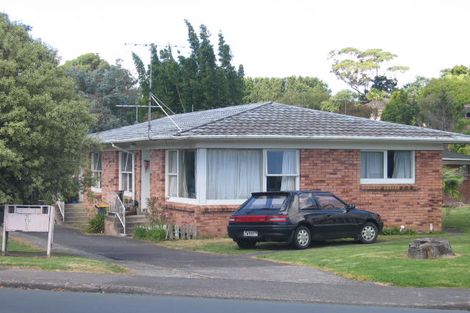 Photo of property in 2/17 Bentley Avenue, Glenfield, Auckland, 0629