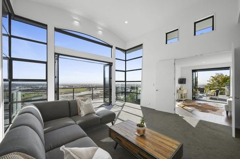 Photo of property in 8 Valley View, Mount Pleasant, Christchurch, 8081