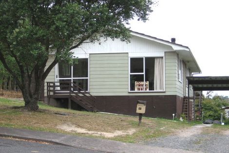 Photo of property in 68 Tamahere Drive, Glenfield, Auckland, 0629