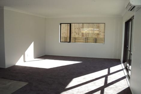 Photo of property in 32 Moonsail Drive, Whitby, Porirua, 5024