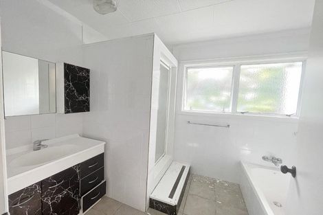 Photo of property in 94 Glenvar Road, Torbay, Auckland, 0630