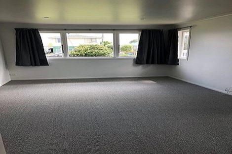 Photo of property in 27 Hill Crescent, Papakura, 2110