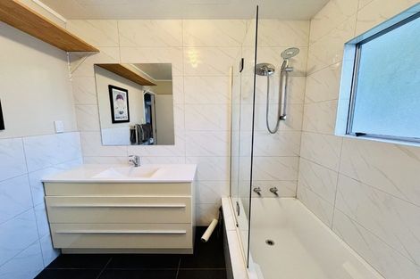 Photo of property in 2/60 Taikata Road, Te Atatu Peninsula, Auckland, 0610