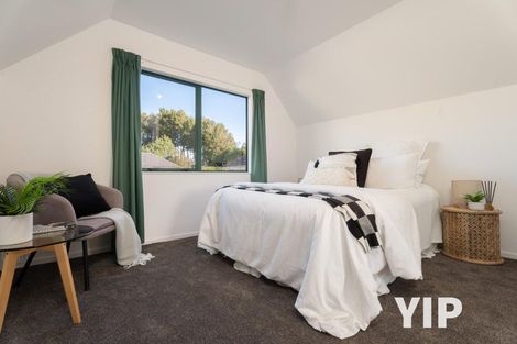 Photo of property in 32a Horokiwi Road West, Newlands, Wellington, 6037