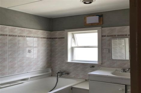 Photo of property in 66 Gardner Avenue, New Lynn, Auckland, 0600