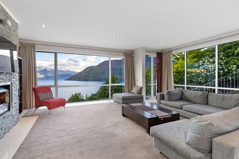 Photo of property in 6 Chandler Lane, Fernhill, Queenstown, 9300