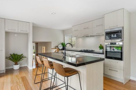 Photo of property in 5 Mural Place, Greenhithe, Auckland, 0632