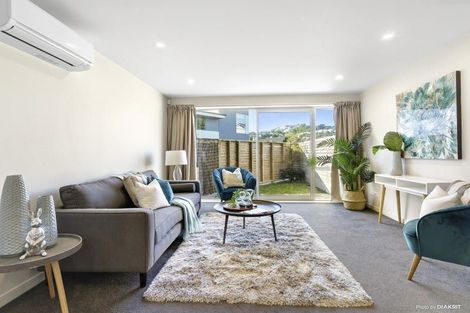 Photo of property in 11/2u Stone Street, Miramar, Wellington, 6022
