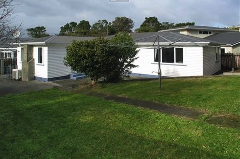 Photo of property in 106 Broderick Road, Johnsonville, Wellington, 6037