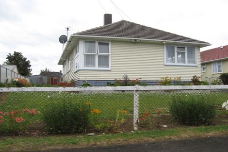 Photo of property in 22 Farnborough Crescent, Mangere, Auckland, 2022