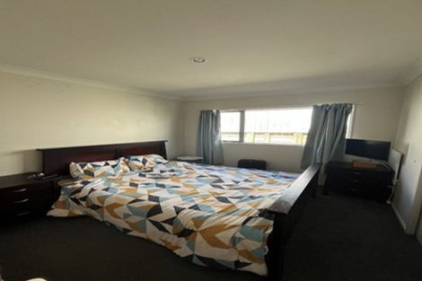 Photo of property in 3 Gennaker Lane, Whitby, Porirua, 5024