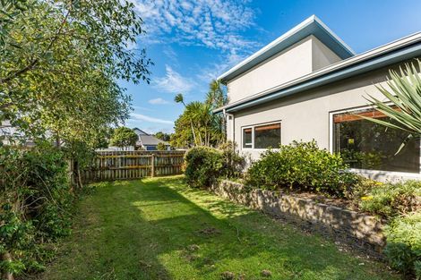 Photo of property in 6 Routeburn Avenue, Aotea, Porirua, 5024