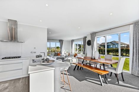 Photo of property in 5 Aro Mato Place, Huapai, Kumeu, 0810