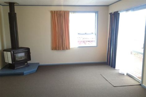 Photo of property in 2/14 Dalmatia Place, Henderson, Auckland, 0612