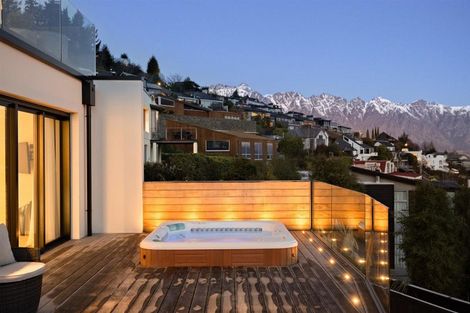 Photo of property in 10 Limerick Lane, Queenstown, 9300