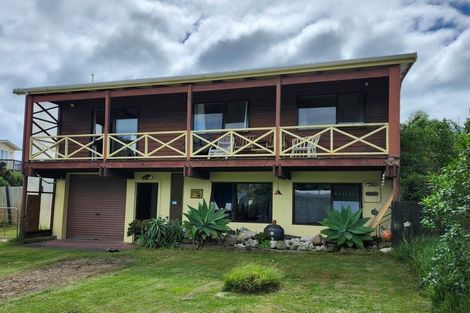 Photo of property in 31 Westside Road, Port Waikato, Tuakau, 2695