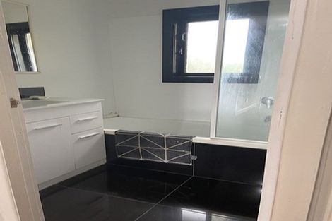 Photo of property in 1/16 Pooks Road, Ranui, Auckland, 0612