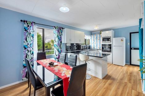 Photo of property in 12 Cameron Place, Ranui, Auckland, 0612