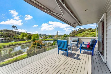 Photo of property in 17 Hawaiian Parade, Arkles Bay, Whangaparaoa, 0932