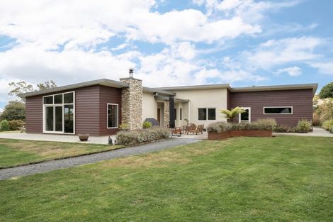 Photo of property in 37 Settlement Hill Road, Owaka, 9586